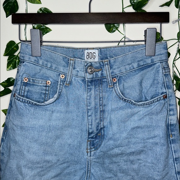 Urban Outfitters BDG High Rise Baggy Distressed Jeans - Picture 2 of 5